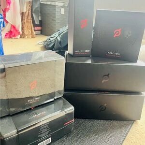 9 PIECE PELOTON SET NEVER USED